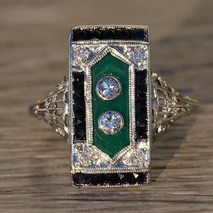 Anillo antiguo de calcedonia, ónix y diamantes para dama