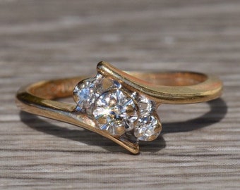 Ladies Vintage Diamond Bypass Ring in Yellow Gold