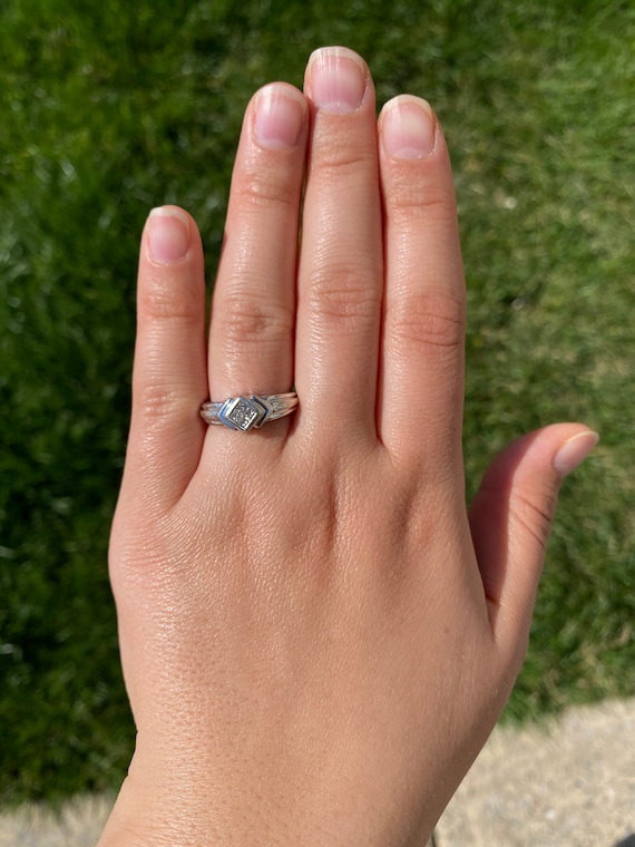 Modern Minimalist Ring in 14 Karat White Gold - image 5