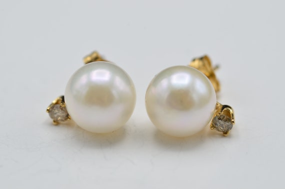 Ladies Pearl and Diamond Stud Earrings in 14K - image 3
