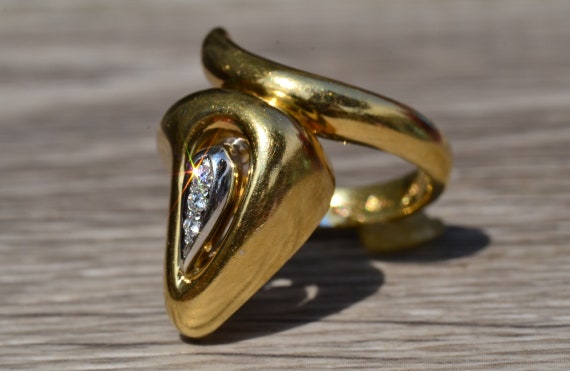Ladies 18K Gold Italian Snake Style Ring set with… - image 2