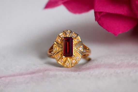 Contemporary Garnet and Natural Diamond Ring in Y… - image 10
