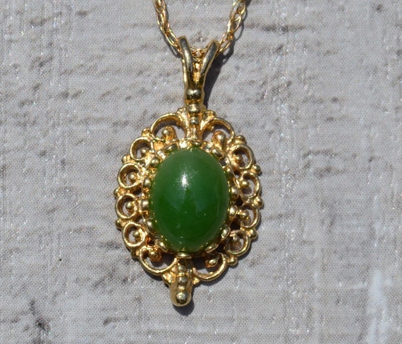 Ladies Vintage Yellow Gold Necklace Set 