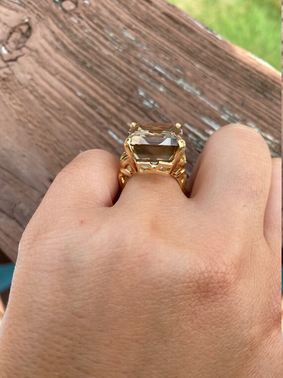 Impressive Quartz Ring in 14 Karat Yellow Gold - image 9