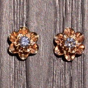 Buttercup Crescent Post Earrings - Floral Fine Jewelry