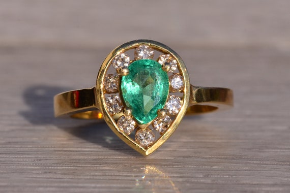 Modern Pear Shaped Natural Emerald and Diamond Ri… - image 1