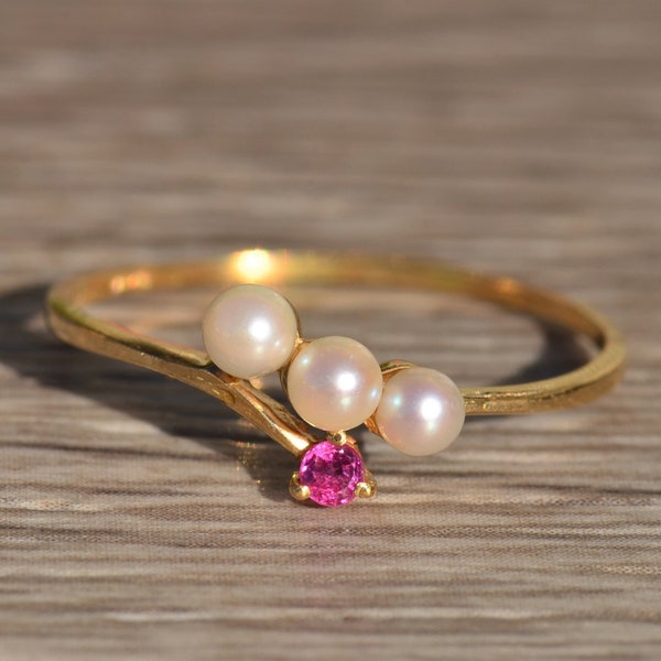 Ladies Petite Pearl and Ruby Ring in 14 K Gold