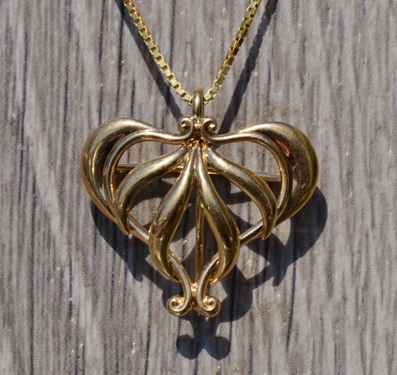 Ladies Yellow Gold Art Nouveau Necklace & Pin Combination