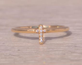 Diamond Cross Ring in Yellow Gold