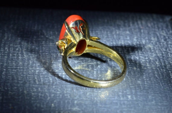 Vivid Coral Ring in Yellow Gold - image 3