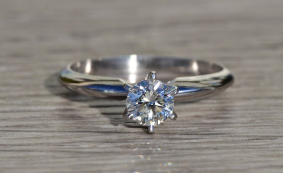 LADIES SOLITAIRE RING 0.50CT ROUND DIAMOND 14K WHITE GOLD LADIES SOLITAIRE RING 0.50CT ROUND DIAMOND 14K WHITE GOLD