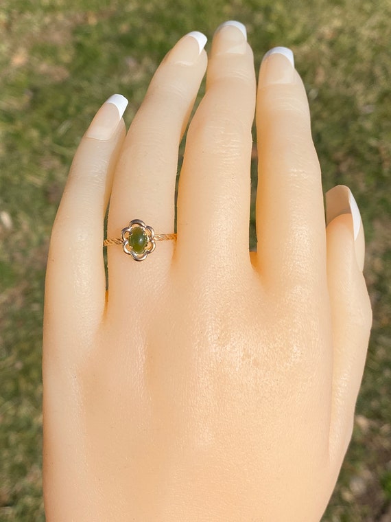 Nephrite Ring in Yellow Gold - image 7