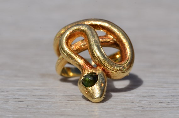 Ladies 18K Yellow Gold Snake Ring set with Peridot - image 6