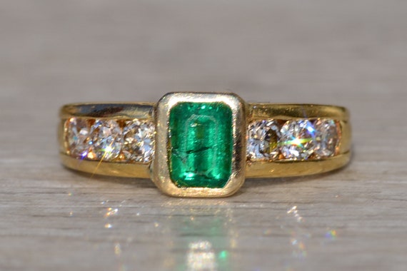 Ladies 18K Emerald and Diamond Ring - image 1