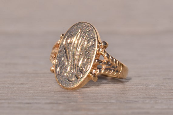 Vintage Signet Ring in Yellow Gold - image 2