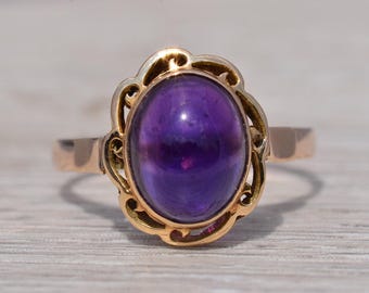 Amethyst Ring in Yellow Gold