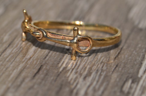 Equestrian Horse-bit Ring in 14 Karat Yellow Gold - image 7