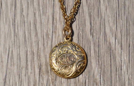 Ladies Engraved 14K Yellow Gold Locket Pendant Etsy Australia