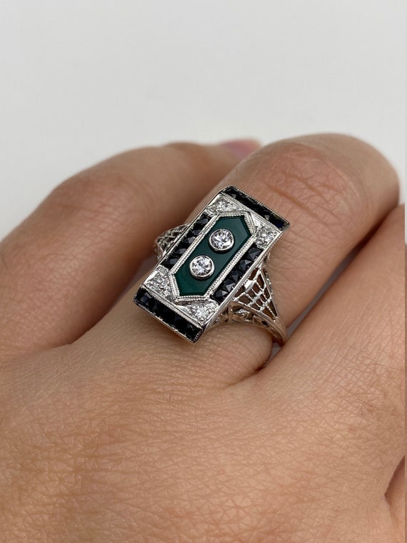 Antique Ladies Chalcedony, Onyx and Diamond Ring - image 8