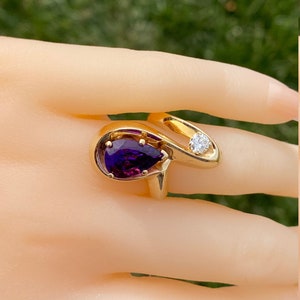 Ladies 14K Mid Century Modern Amethyst and Diamond Cocktail Ring image 9