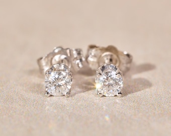 Ladies 14K White Gold 0.30CTW Natural Diamond Stud Earrings