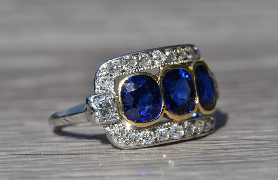 Ladies Antique Sapphire and Diamond Three Stone R… - image 5
