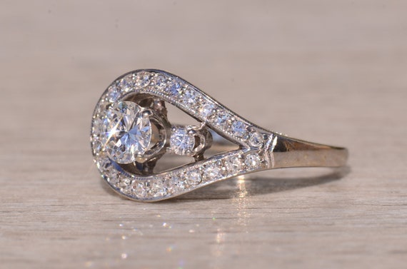Ladies Vintage 14K Diamond Engagement Ring - image 2