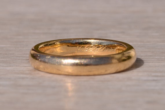 Signed Antique Wedding Band in Yellow Gold Circa … - image 3