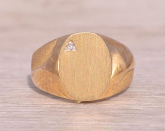 Yellow Gold Men's Signet Ring with Diamond