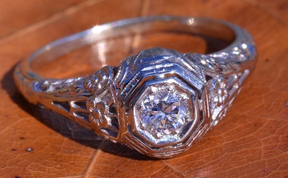 Antique Filigree Engagement Ring in 18 Karat Whit… - image 1