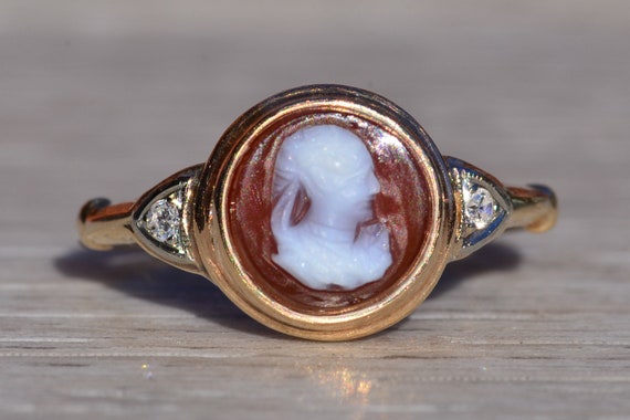 Ladies Antique Italian Carved Shell Cameo Ring in… - image 6