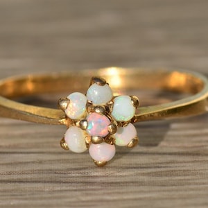 Ladies Vintage Petite Australian Opal Ring in Yellow Gold