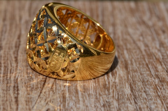 Diamond Cut Pierced Filigree Ring in Yellow Gold - image 5