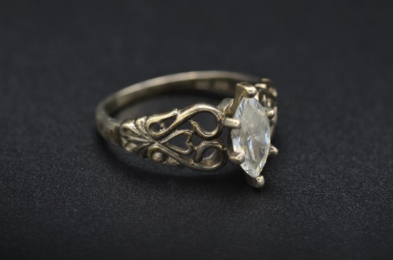 Ladies Sterling Silver Heart Scroll Ring - image 2