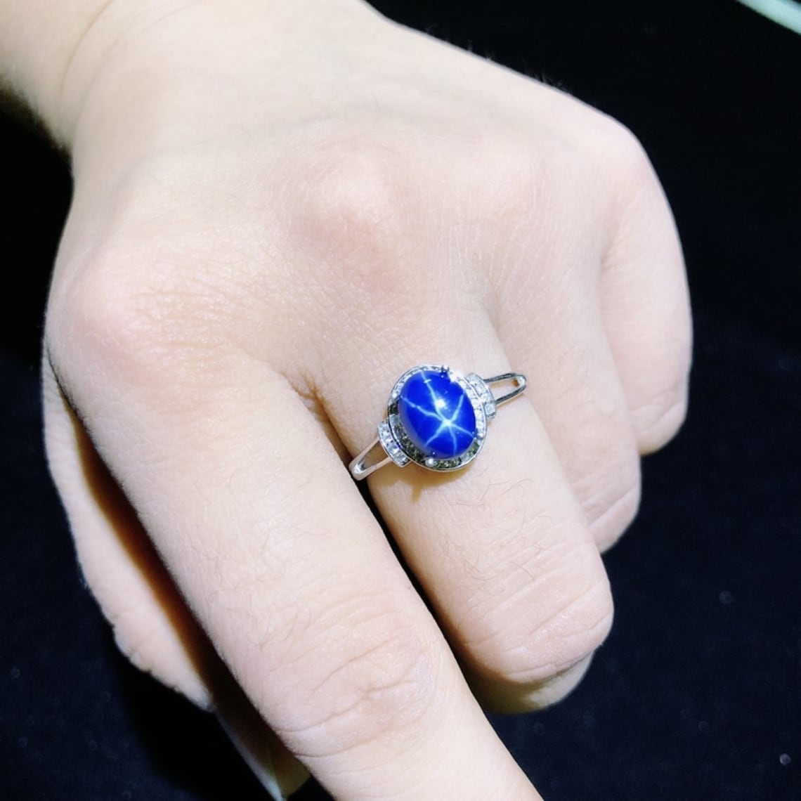 women blue sapphire engagement rings