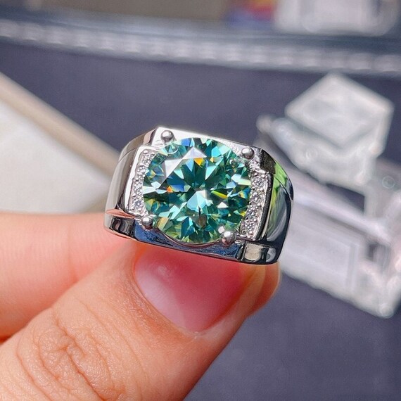 92.5 silver Green stone diamond shape toe ring