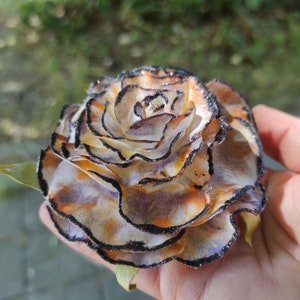 マスタードイエローのハロウィンヘアアクセサリー、ブラックグリッターの秋の花のヘアクリップ、HCL027