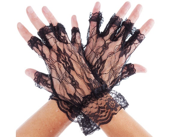 How to wear tricky items: black lace gloves – Nessbow