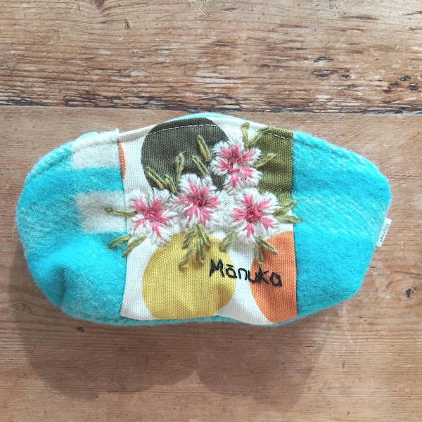 Mānuka hand stitched vintage fabric notions pouch, small zipped purse