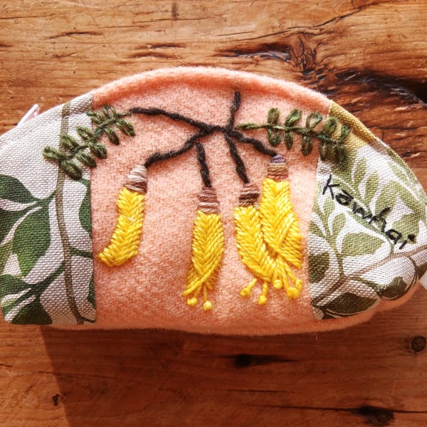 Kõwhai hand stitched vintage fabric notions pouch, small zipped purse