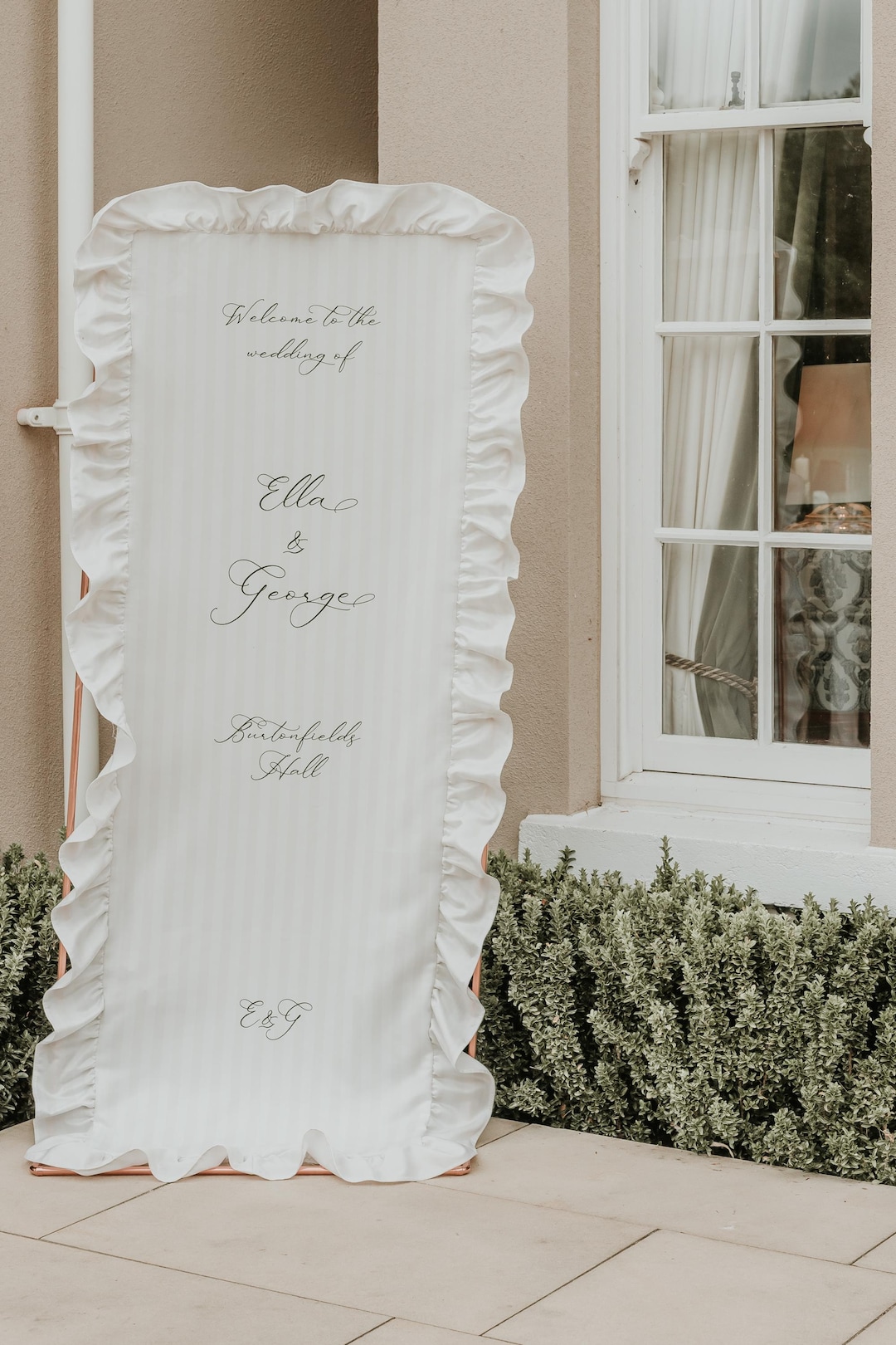 Personalized Wedding Fabric Banner: Ruffle Edge, Custom Colors & Fonts ...