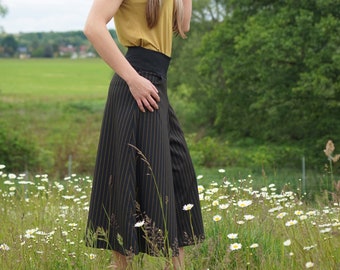 Culotte Hose mit dünnen Streifen