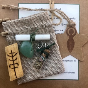 Fortune good luck Charm Bag | Mojo | Gris-Gris | Green Aventurine | Palo Santo | clover charm | Herbal Salt | Witchcraft