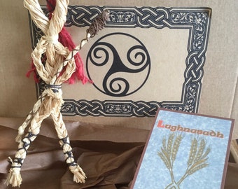 Muñeca de maíz Lughnasadh Deidad celta hecha a mano Lammas sabbat protección de tarjeta de arte original