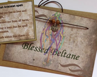 Bracelet de voeux Beltane, breloque flamme soleil, perles en bois, enveloppe pour carte de sorts