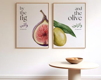 Arte mural imprimible islámico con verso de la Sura en estaño, higo y olivo, arte digital del Corán, tipografía árabe, decoración musulmana para el hogar, obra de arte botánica moderna