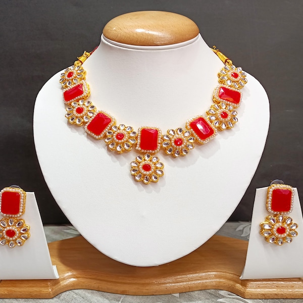 Indien CZ Ras du cou Boucles d’oreilles Collier rouge Boucles d’oreilles Rouge CZ Collier Ras du cou Ensemble de bijoux Collier indien Plaqué or Collier de mariage Boucles d’oreilles Ensemble