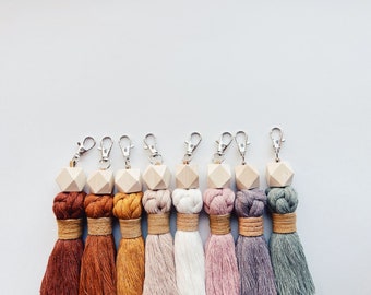 Macrame tassel keychain- Clip-on tassel Essential Oil Diffuser- Linen and Leather- Cotton Cord Boho purse clip keychain wood bead