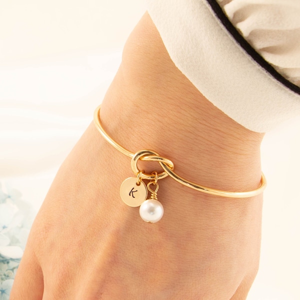 Initial knot bracelet , Bridesmaid Gift , Knot Bangle , Pearl Bracelet , Custom Bracelet , Flower Girl Gift , Gift For Mum , Gift For Her