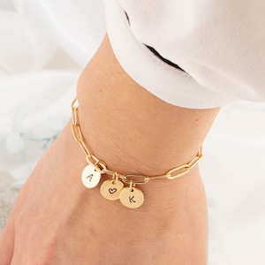 Initial bracelet, Personalized Chain Bracelet, Link Chain Bracelet, Letter Bracelet, Disc Bracelet, Bridesmaid Gift, Girlfriend Gift